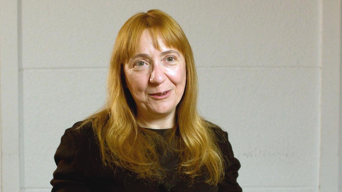 Veganismo, ecofeminismo, dualismo, rewilding. Nuestra relación con las demás especies y el conjunto de la biosfera a través de la mirada ecologista y animalista de Marta Tafalla. Marta es profesora de Ética y Estética en la Universitat Autònoma de Barcelona y miembro del consejo científico del Centre for Animal Ethics de la Universitat Pompeu Fabra.